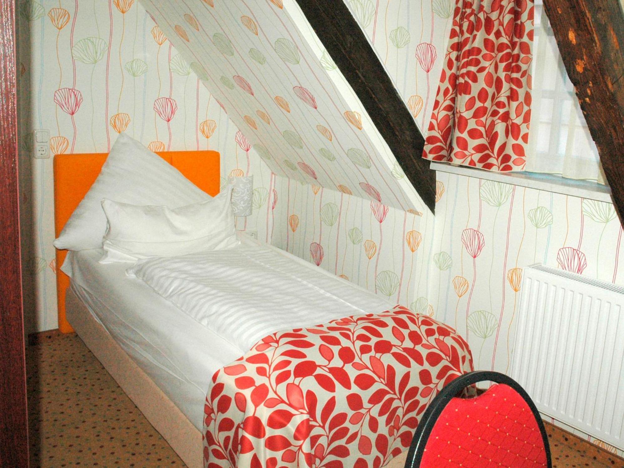 Maerchenhotel Bergen Auf Rugen Ruang foto